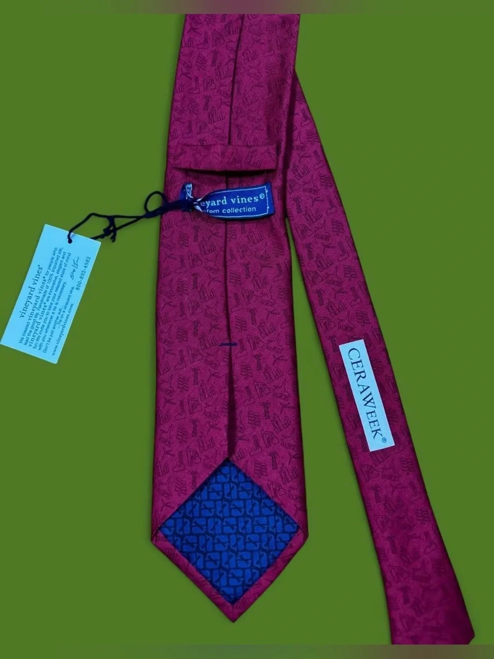 Red and black Martha’s Vineyard - Vineyard vines new with tags men’s tie